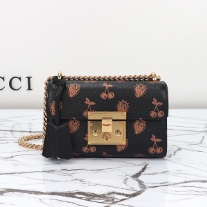 Gucci 구찌 2023 패들락 스몰 베리 숄더백 20cm