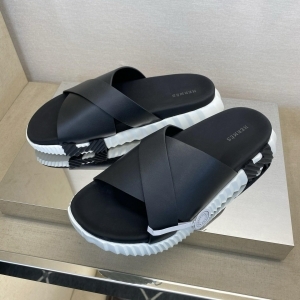 Hermes 에르메스 2025 MEN'S 슬리퍼 (5월)