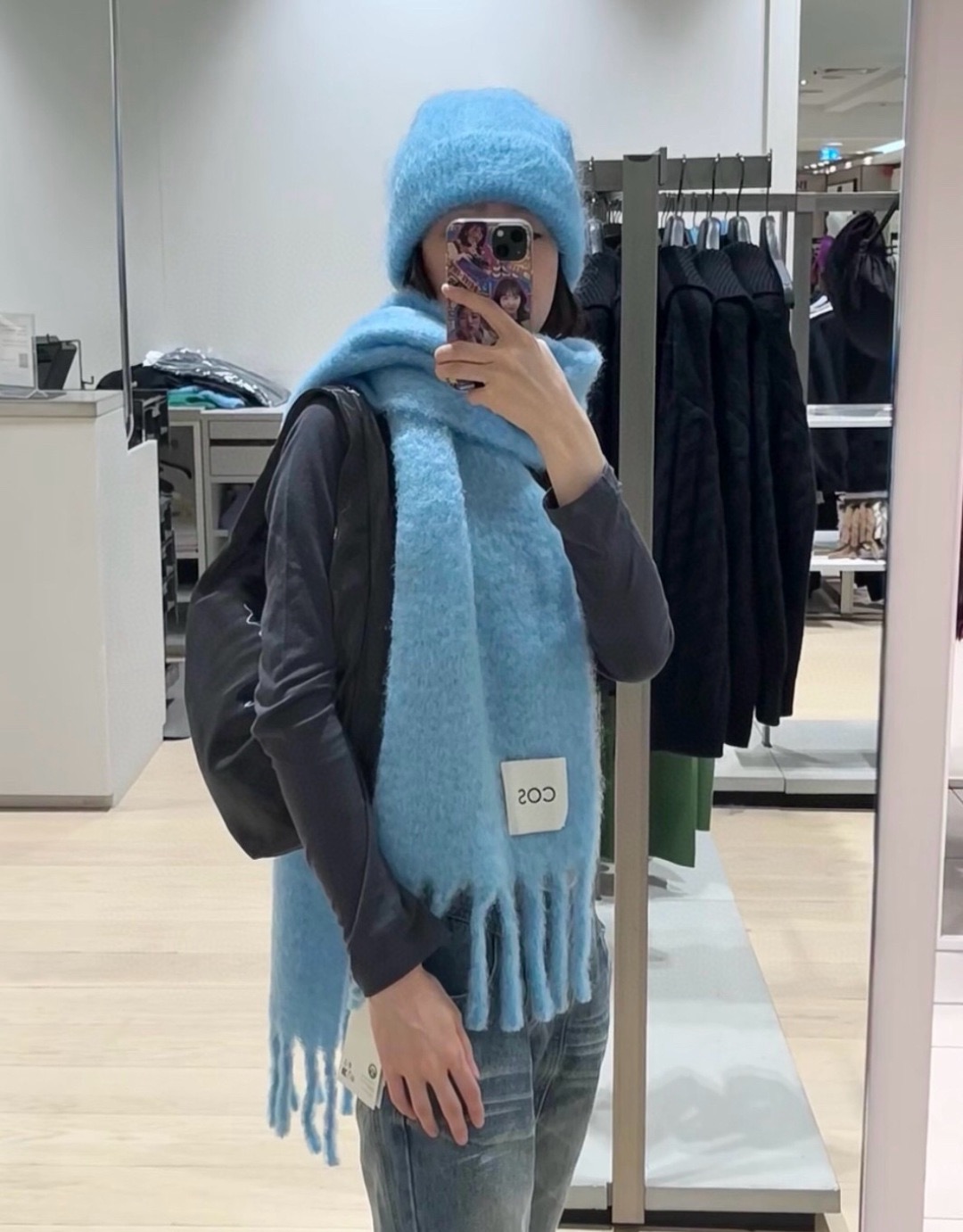 COS 퍼프리 fringe 머플러 1