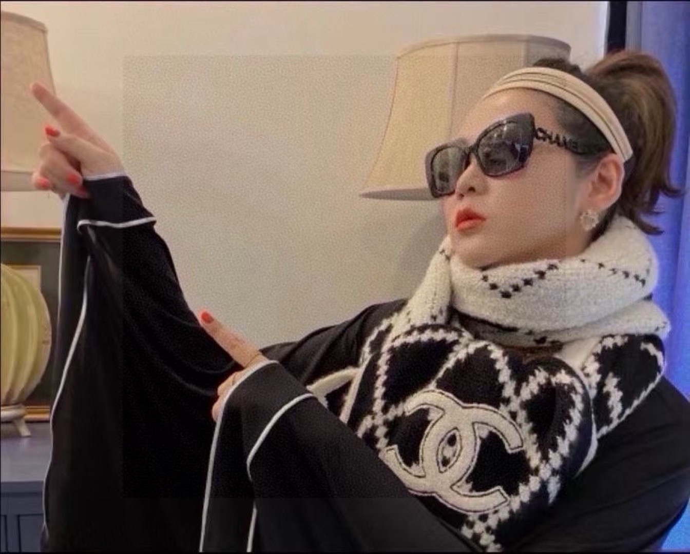 Hermes 에르메스 여성 플라잉 H 니트 레더 스니커즈 1