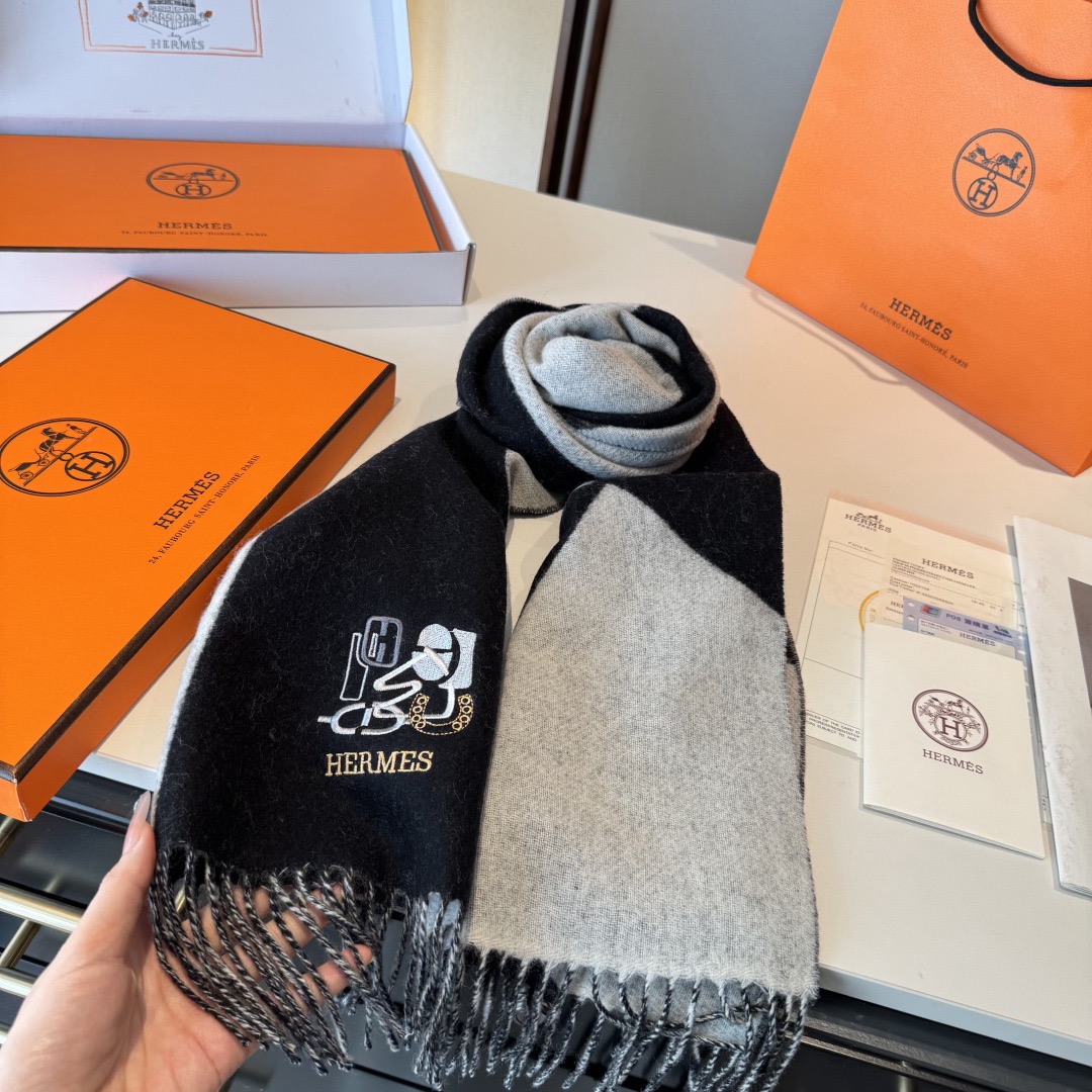 Hermes 에르메스 H Walkrunner 화이트 스니커즈 1