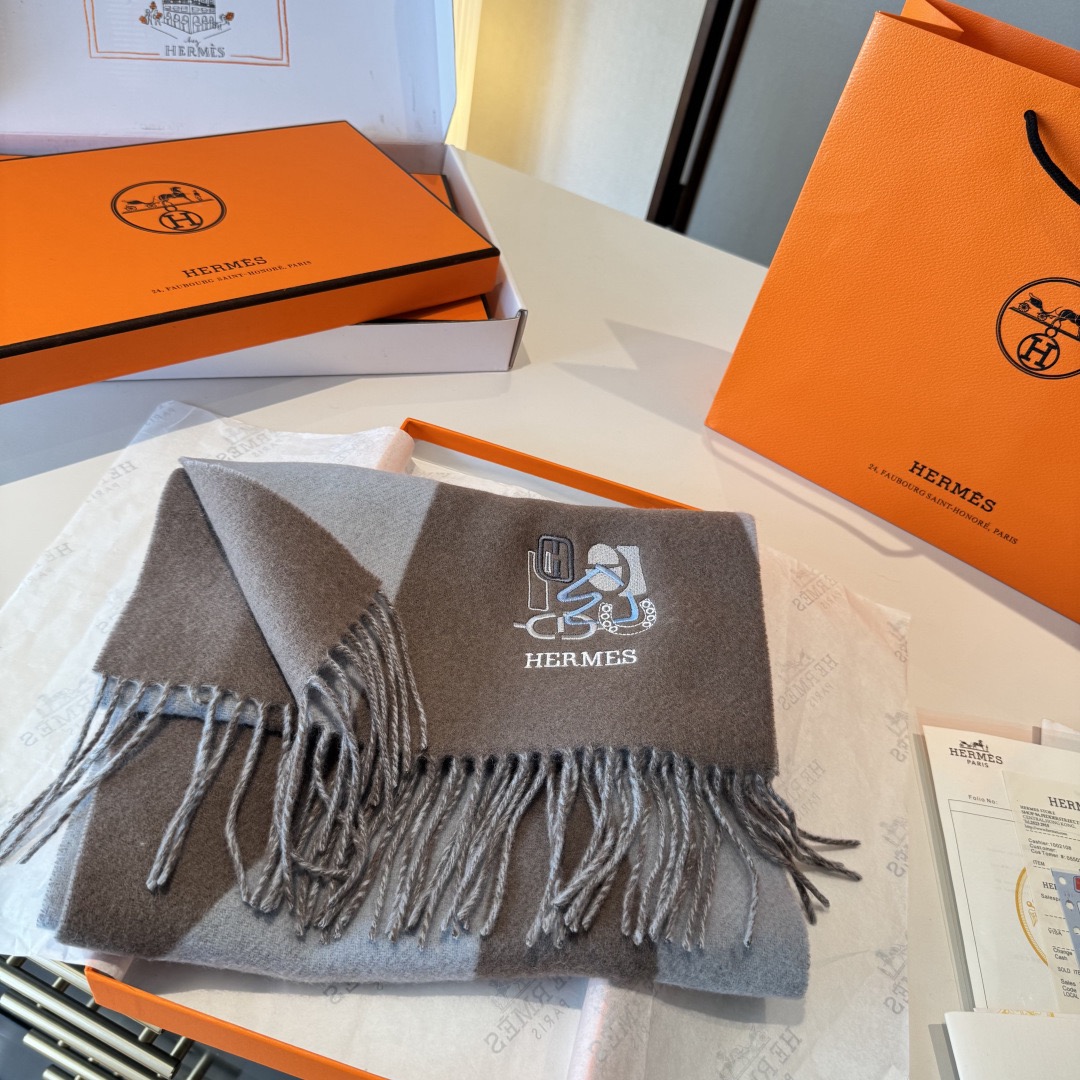 Hermes 에르메스 H Walkrunner 화이트 스니커즈 5