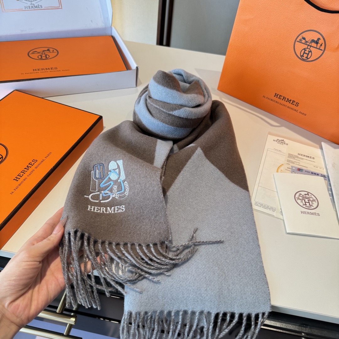 Hermes 에르메스 H Walkrunner 베이지 스니커즈 2