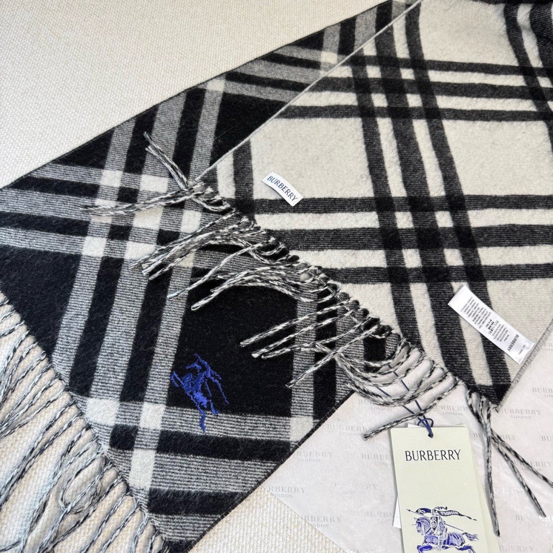 Burberry 버버리 신상 스코틀랜드 체크 양모 머플러 9
