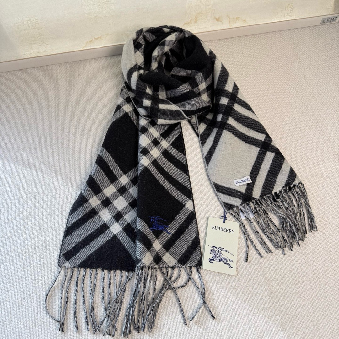 Burberry 버버리 신상 스코틀랜드 체크 양모 머플러 11