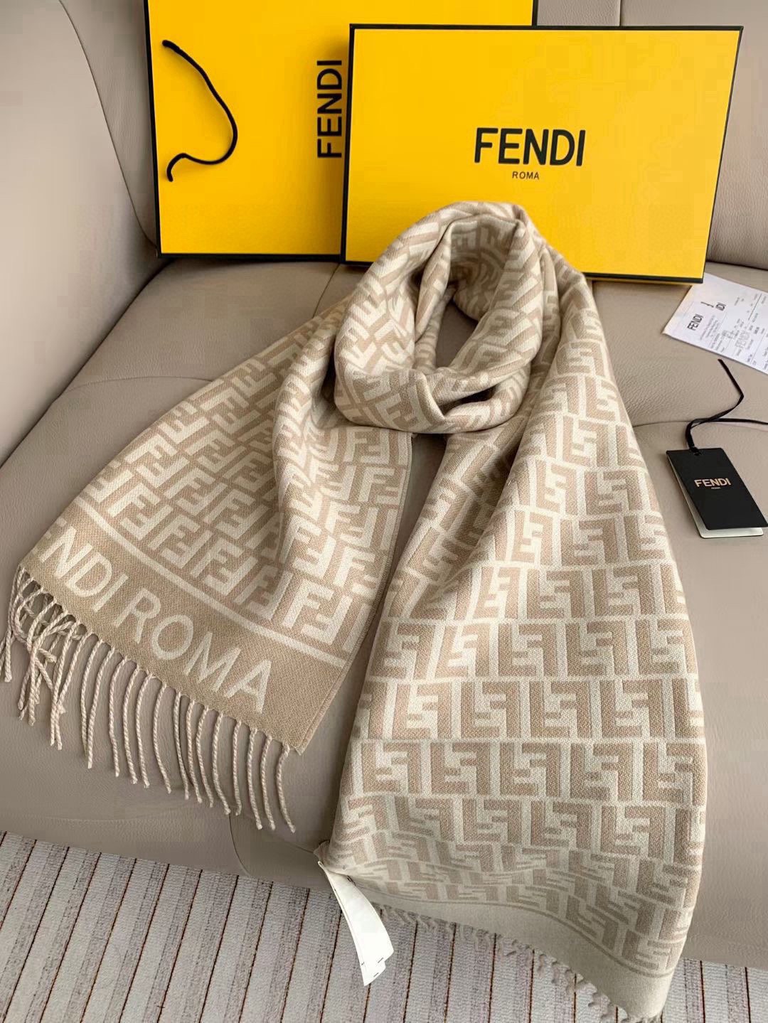 Fendi 펜디 FF 로고 울 머플러 3