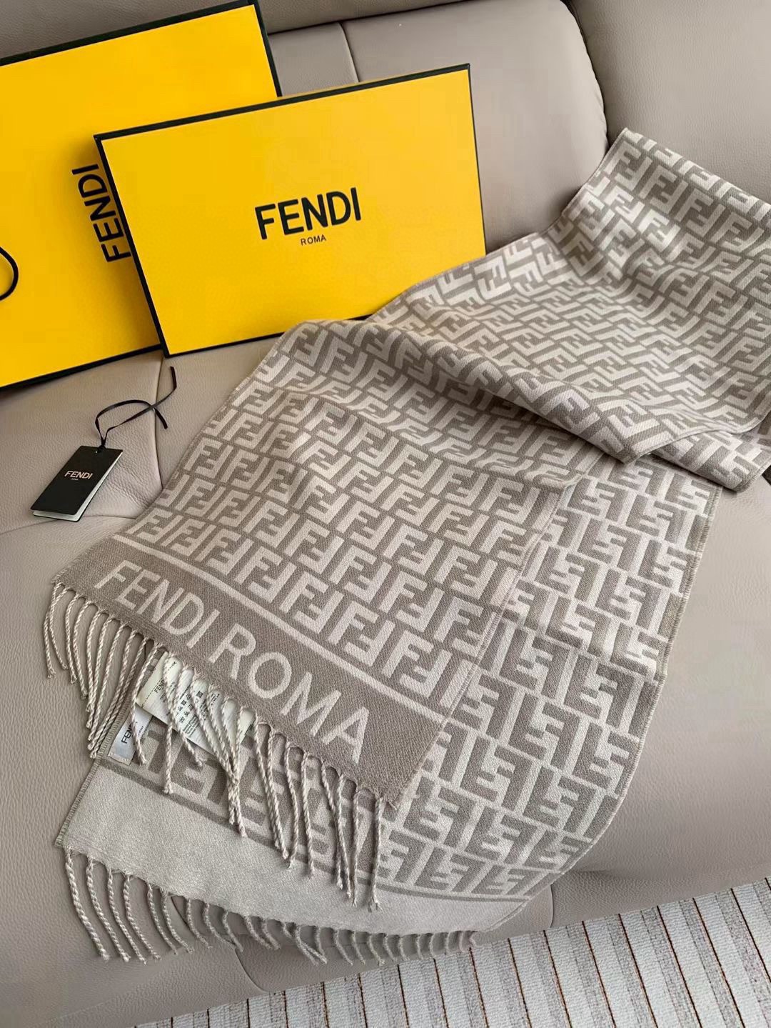 Prada 프라다 로고 패치 후드 집업 자켓 3