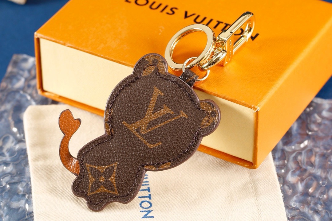Louis Vuitton 루이비통 호랑이 모티프 모노그램 키링 참 5