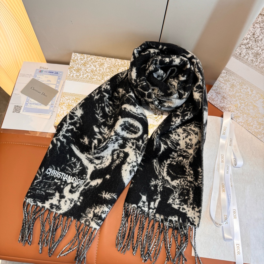 DIOR 디올 2025 태양 모티브 양모 머플러 5