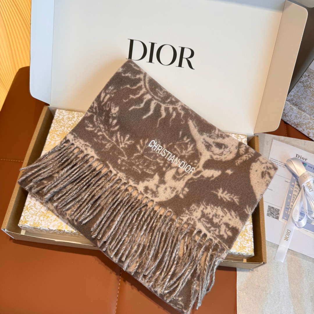 DIOR 디올 2025 태양 모티브 양모 머플러 3