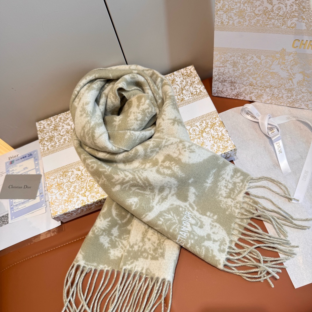 DIOR 디올 2025 태양 모티브 양모 머플러 6