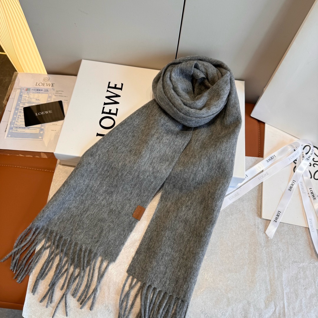 LOEWE 로에베 남녀 공용 클래식 그레이 머플러 5