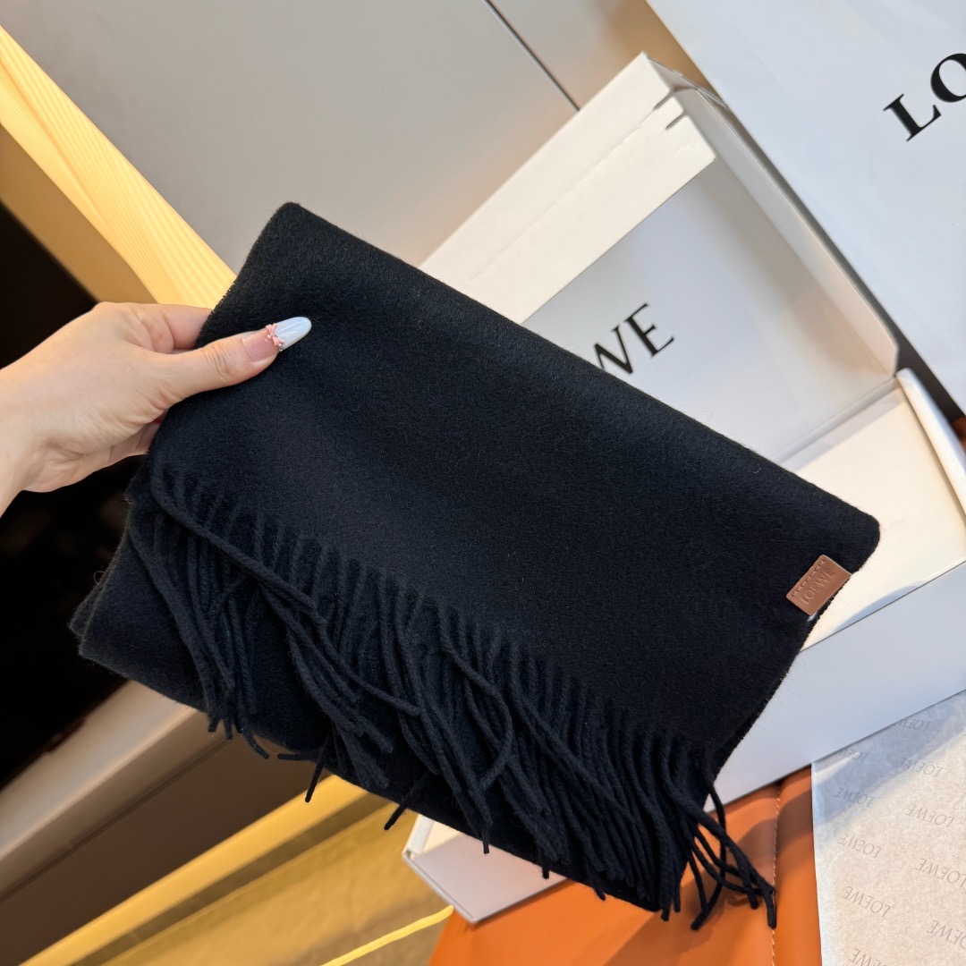 Saint Laurent 여성 하이넥 로고 니트 풀오버 4