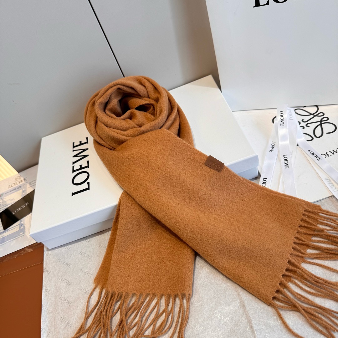 Saint Laurent 여성 하이넥 로고 니트 풀오버 6