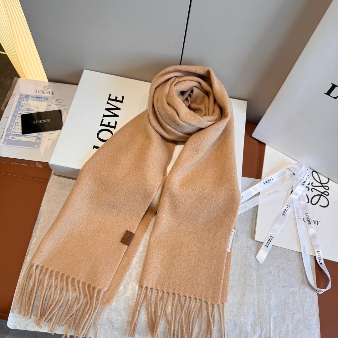 Saint Laurent 여성 하이넥 로고 니트 풀오버 5