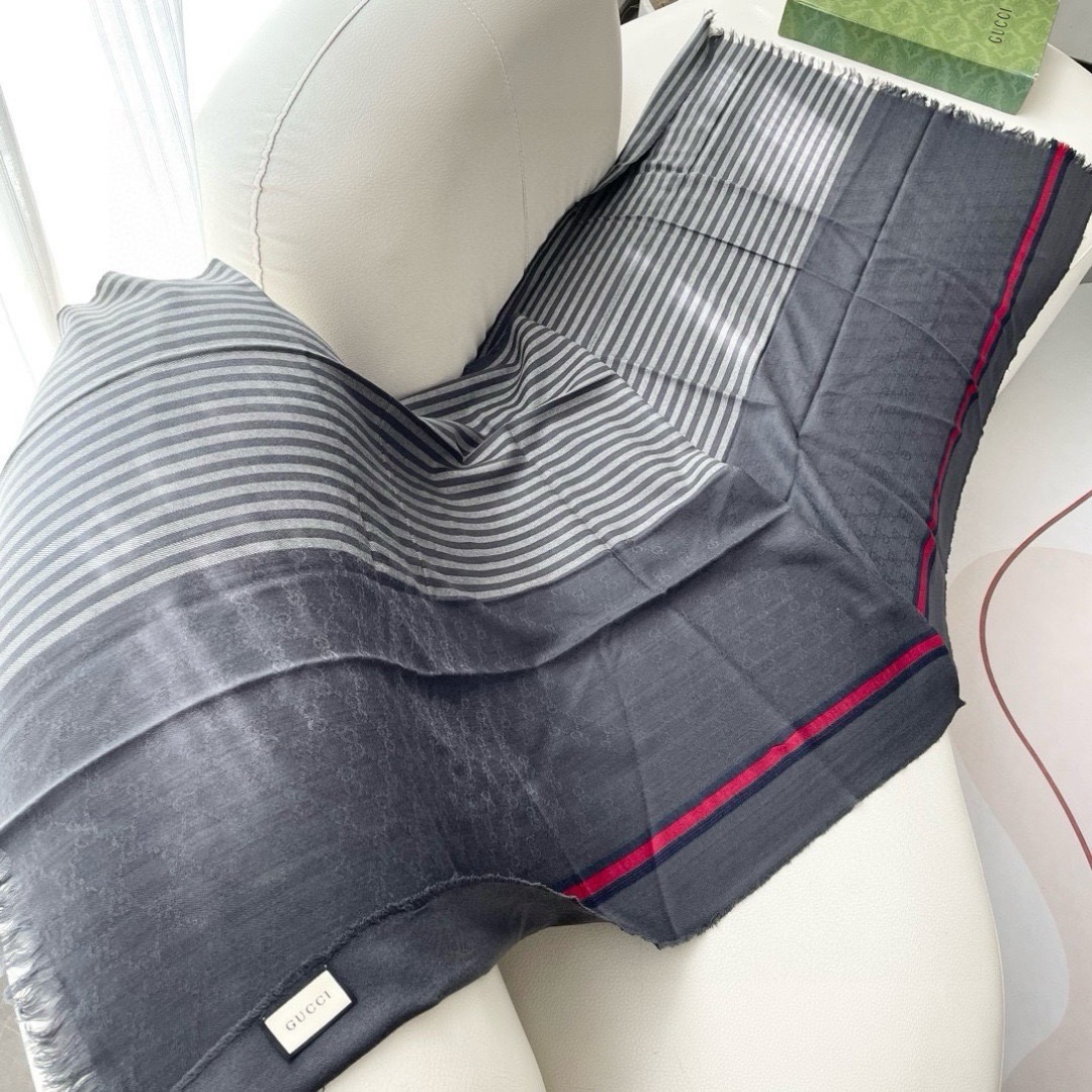 Gucci 구찌 그레이 GG 스트라이프 울 머플러 4