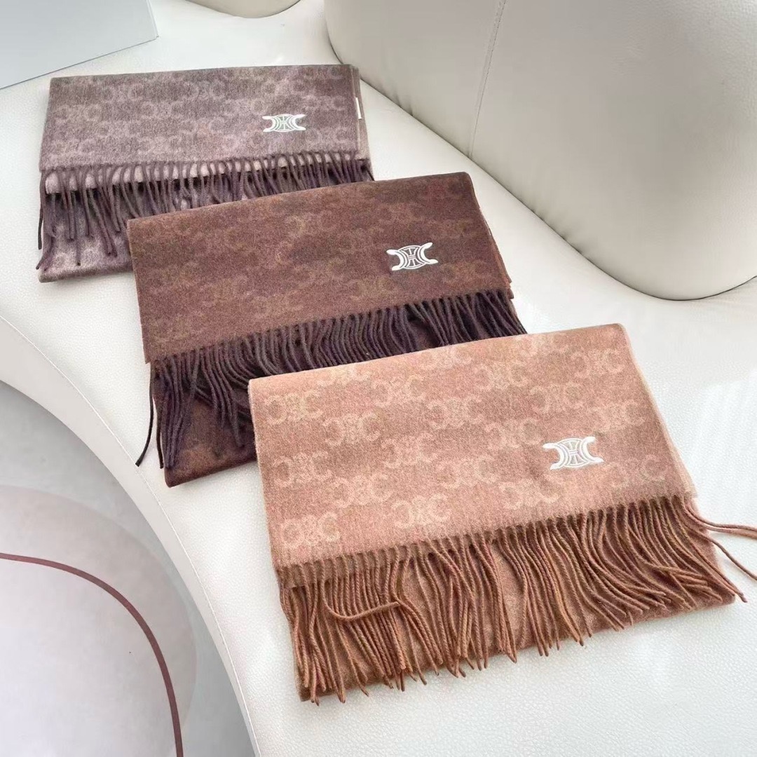 CELINE 셀린느 트리오프 체인 로고 양모 머플러 3