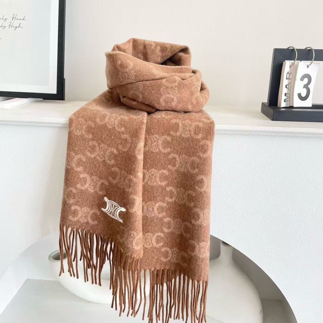 CELINE 셀린느 트리오프 체인 로고 양모 머플러 7