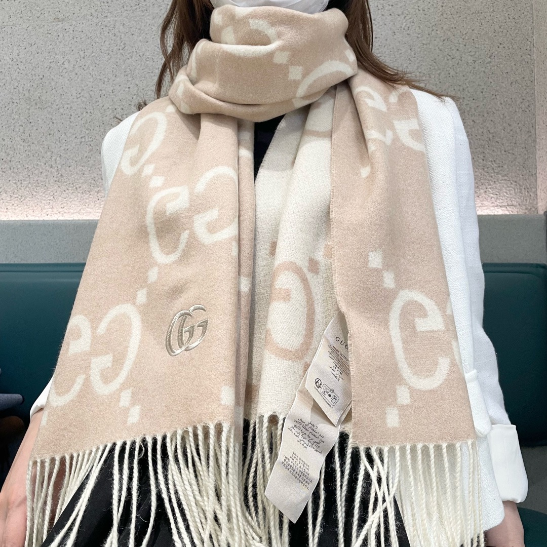Gucci 구찌 GG 로고 양면 울 머플러 1