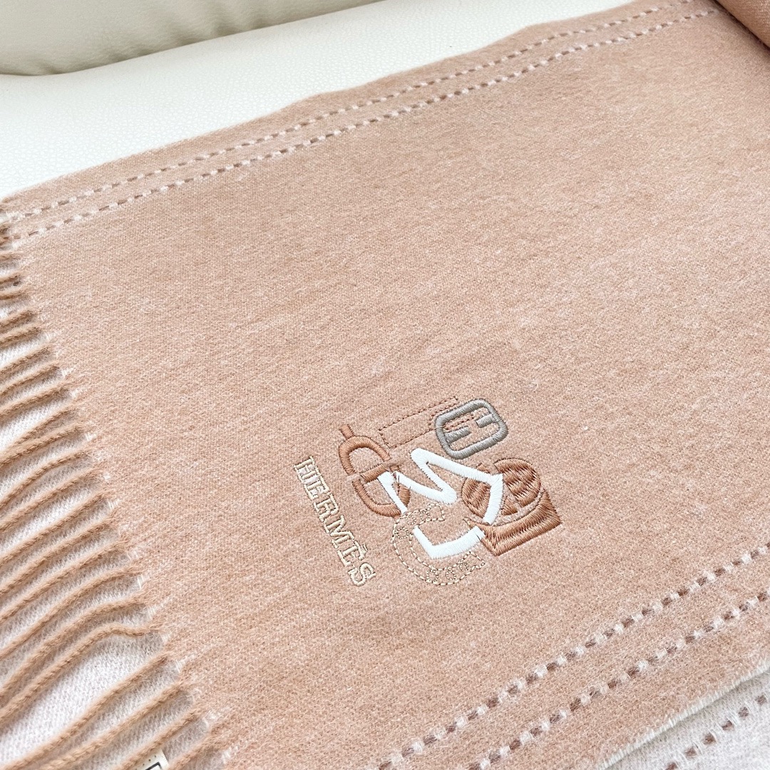 HERMES 에르메스 남녀공용 양면 로고 머플러 9