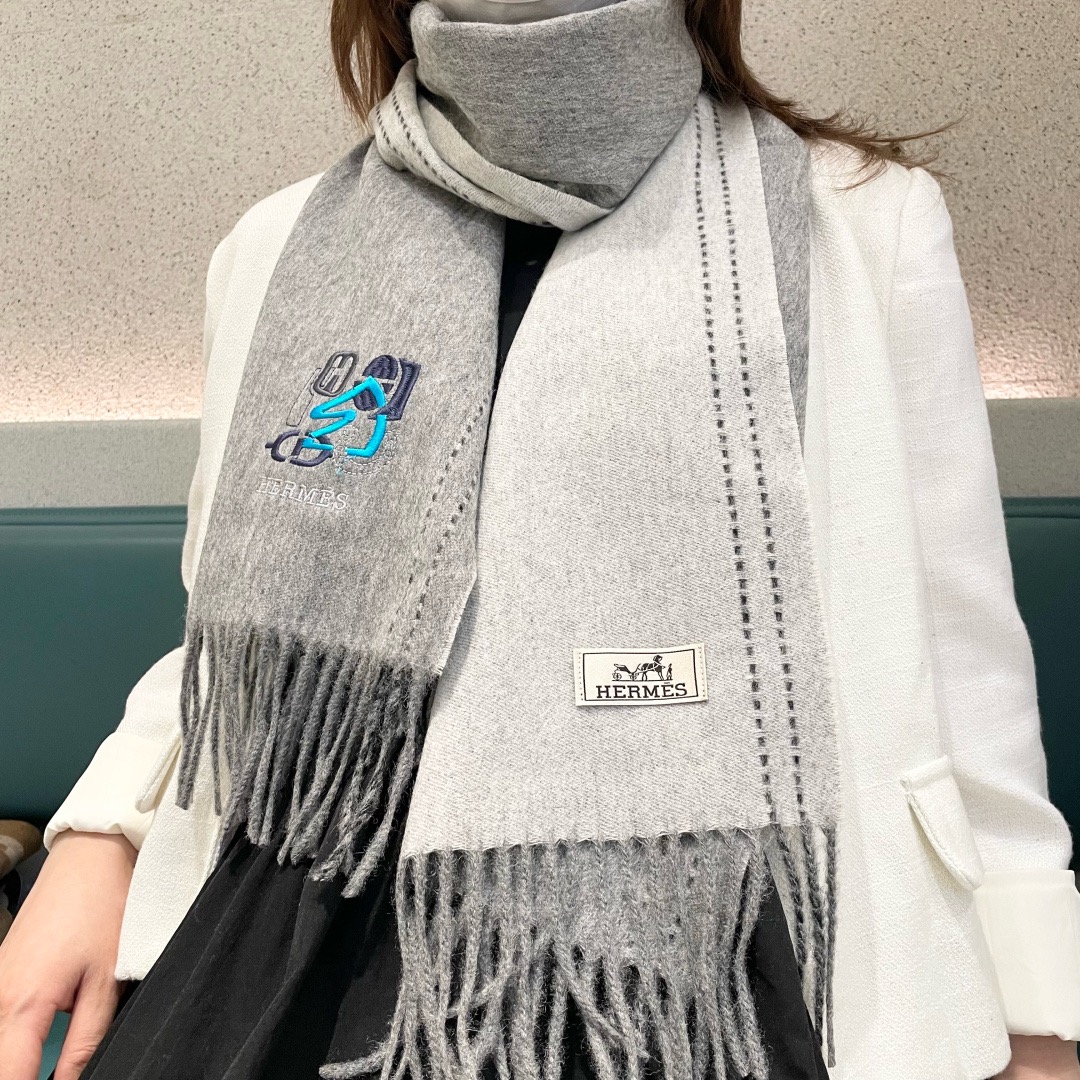 HERMES 에르메스 남녀공용 양면 로고 머플러 1