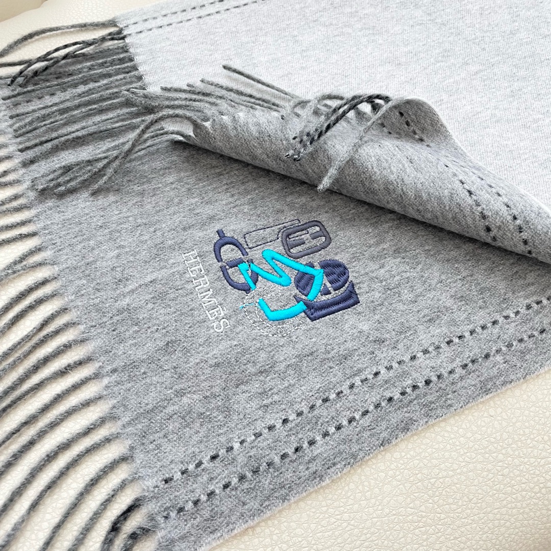 HERMES 에르메스 남녀공용 양면 로고 머플러 9