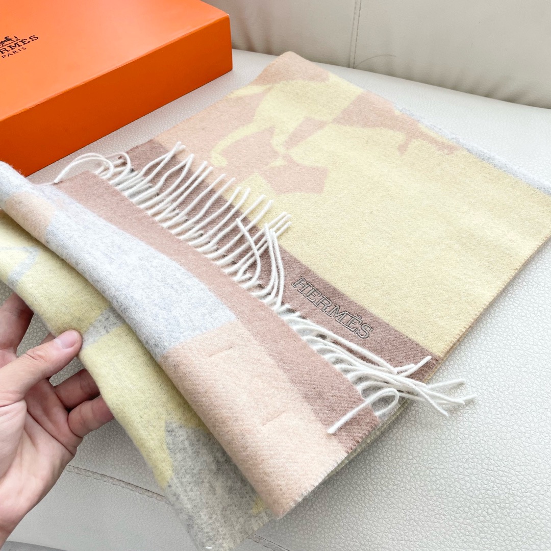 Hermes 에르메스 남녀공용 클래식 말 모티브 울 머플러 5