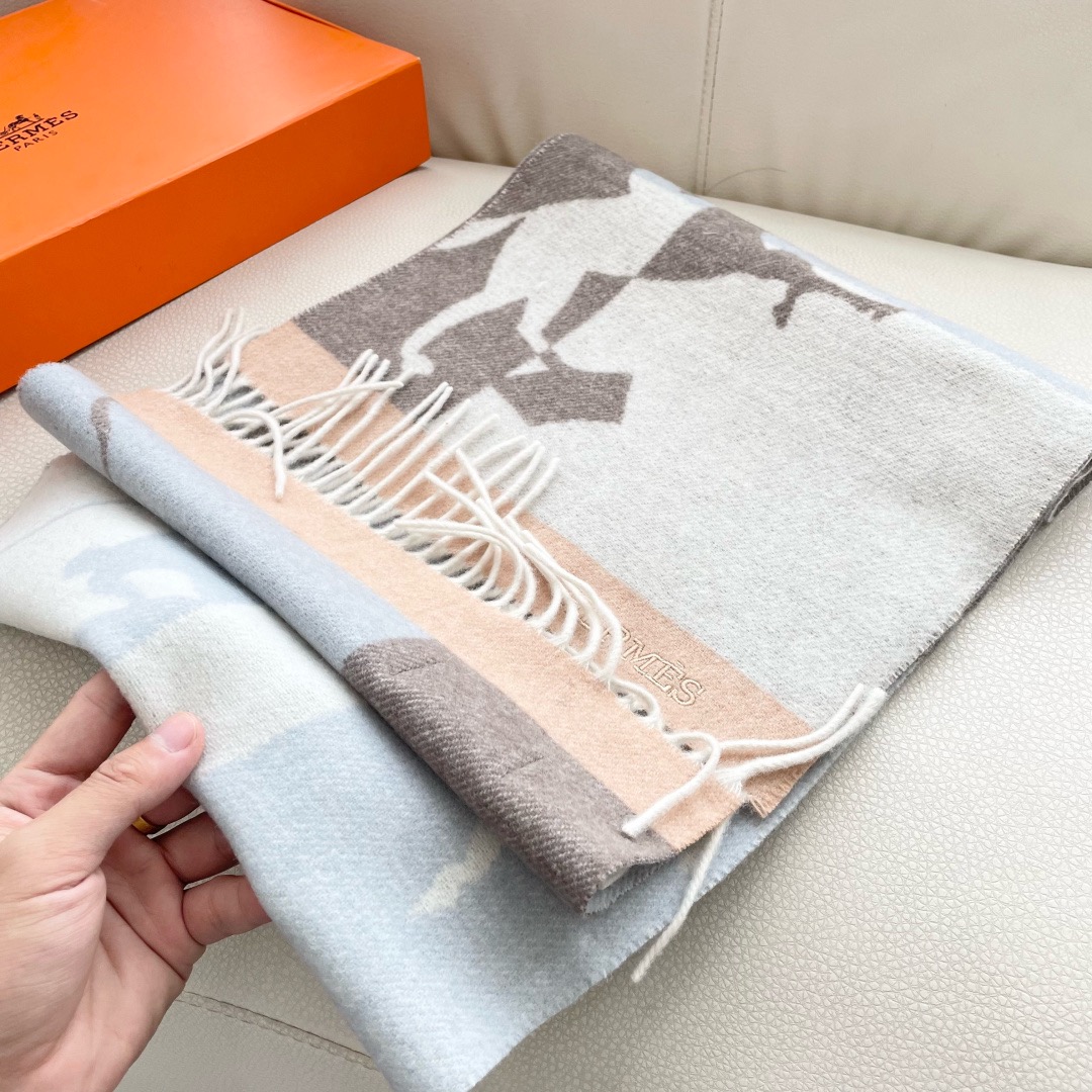 Hermes 에르메스 남녀공용 클래식 말 모티브 울 머플러 5
