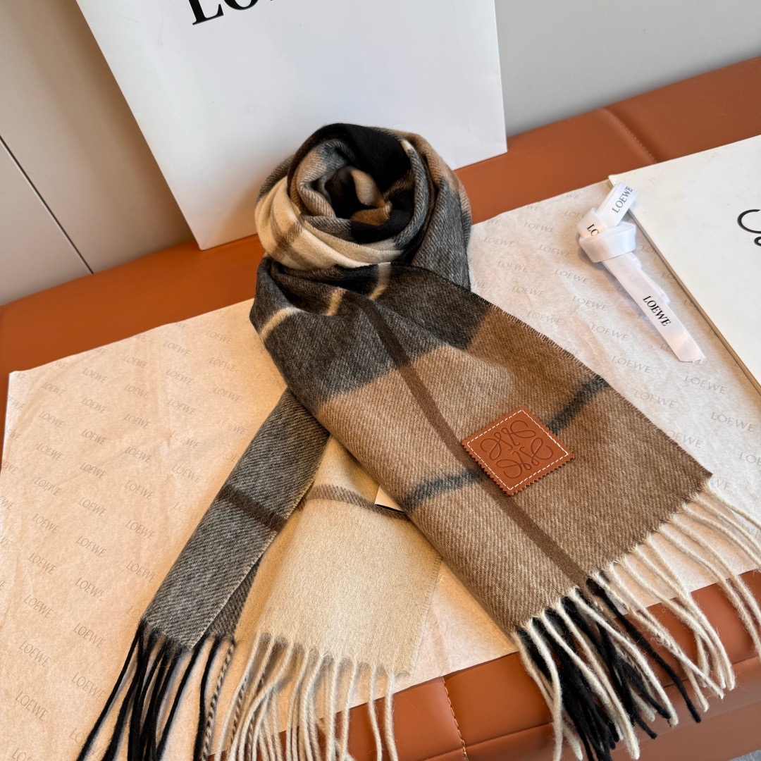 LOEWE 로에베 남녀 공용 체크 머플러 5