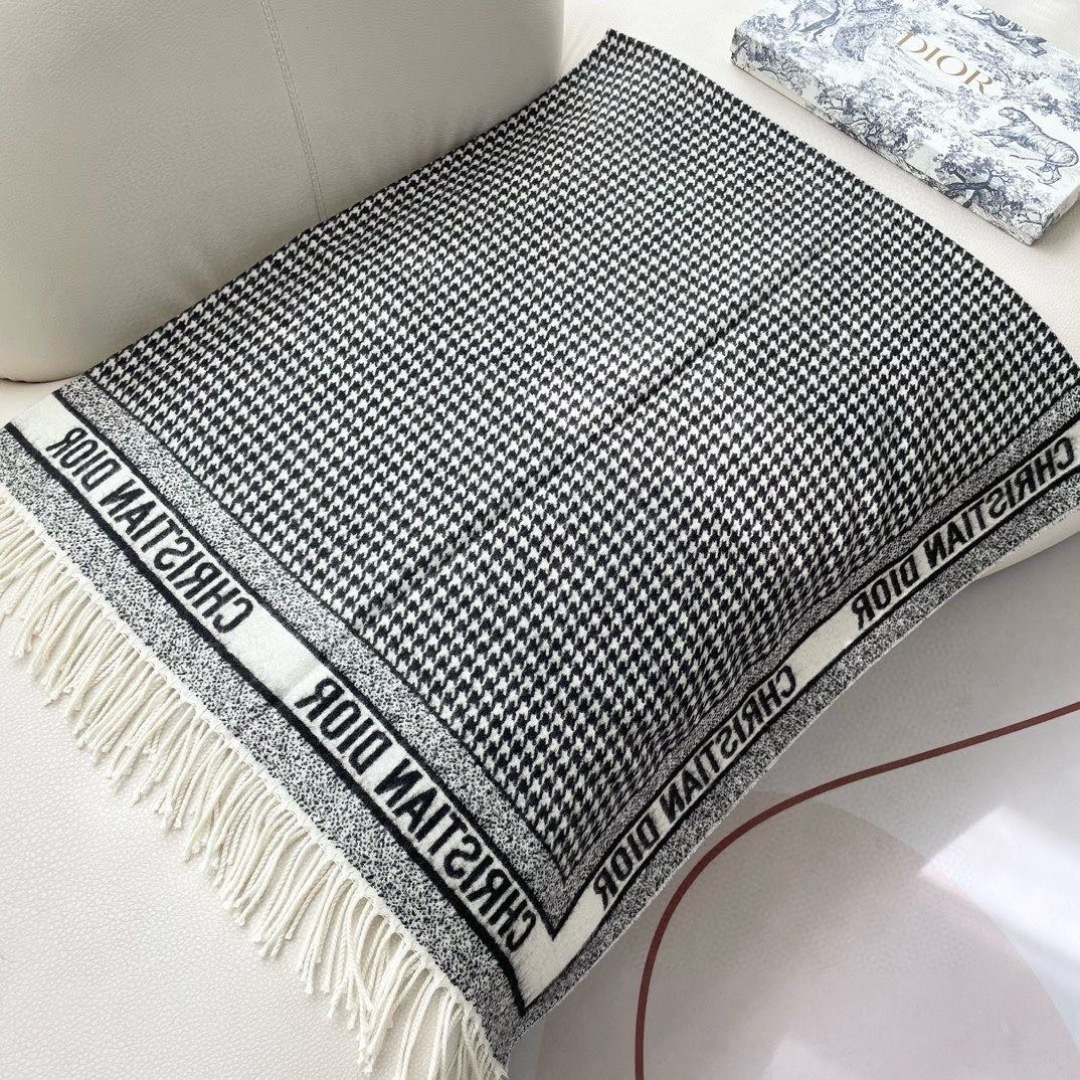 Dior 크리스찬 디올 하운드투스 울 숄 케이프 3
