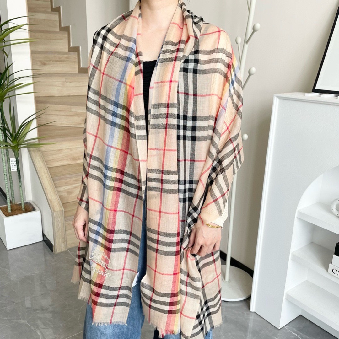 Burberry 버버리 체크 자수 양모 롱 머플러 1