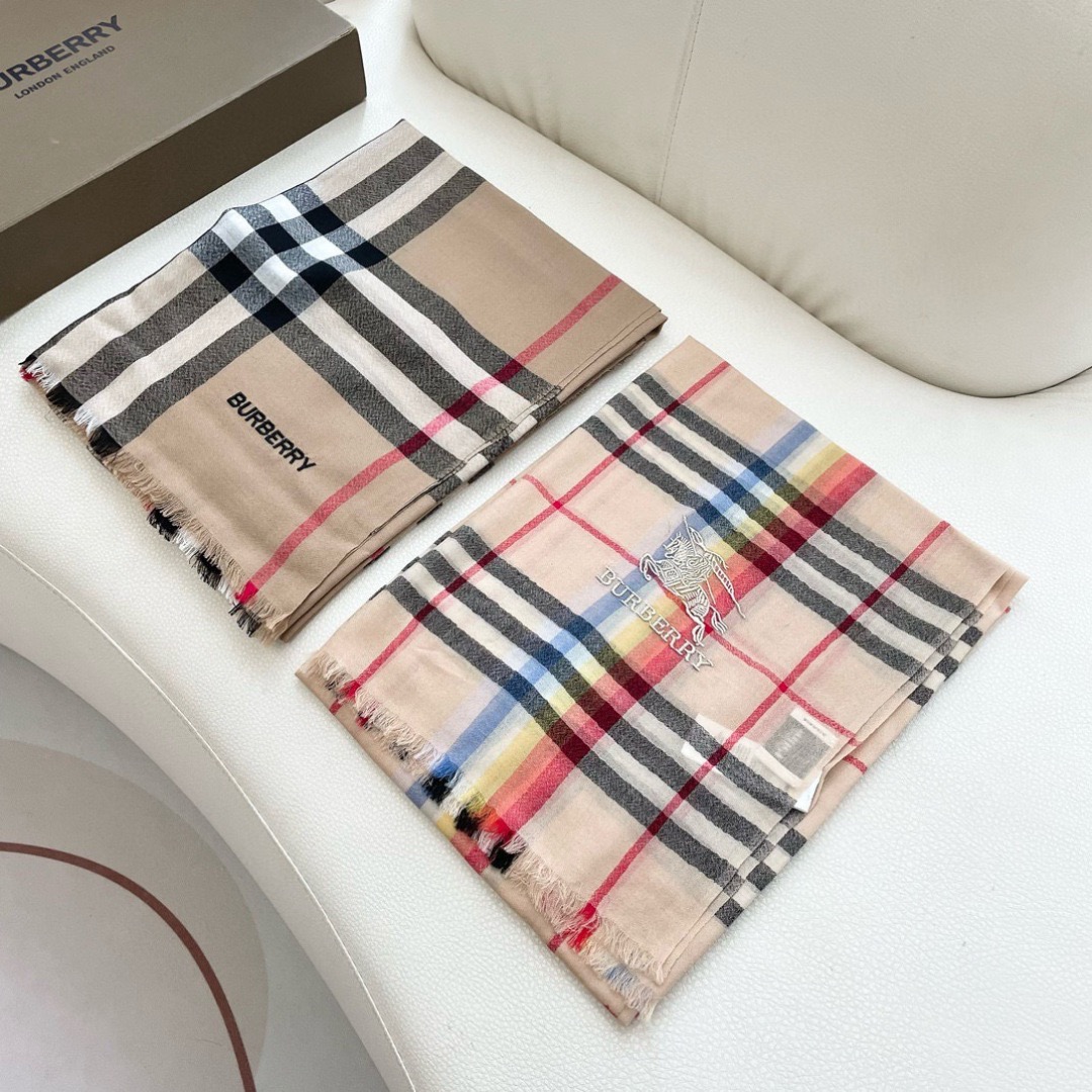 Burberry 버버리 체크 자수 양모 롱 머플러 2