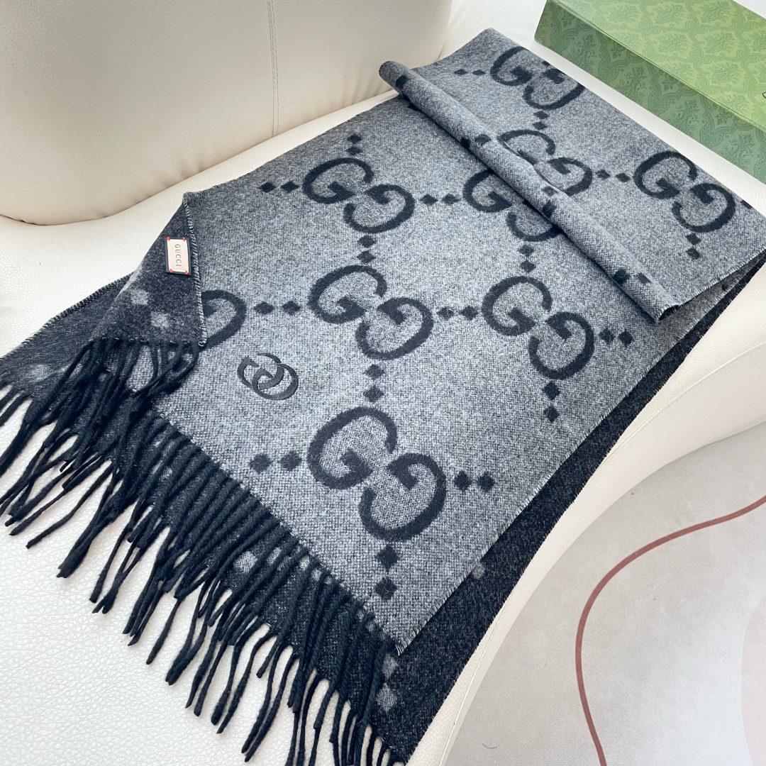 Prada 프라다 남성 신형 소가죽 캐주얼 스니커즈  3