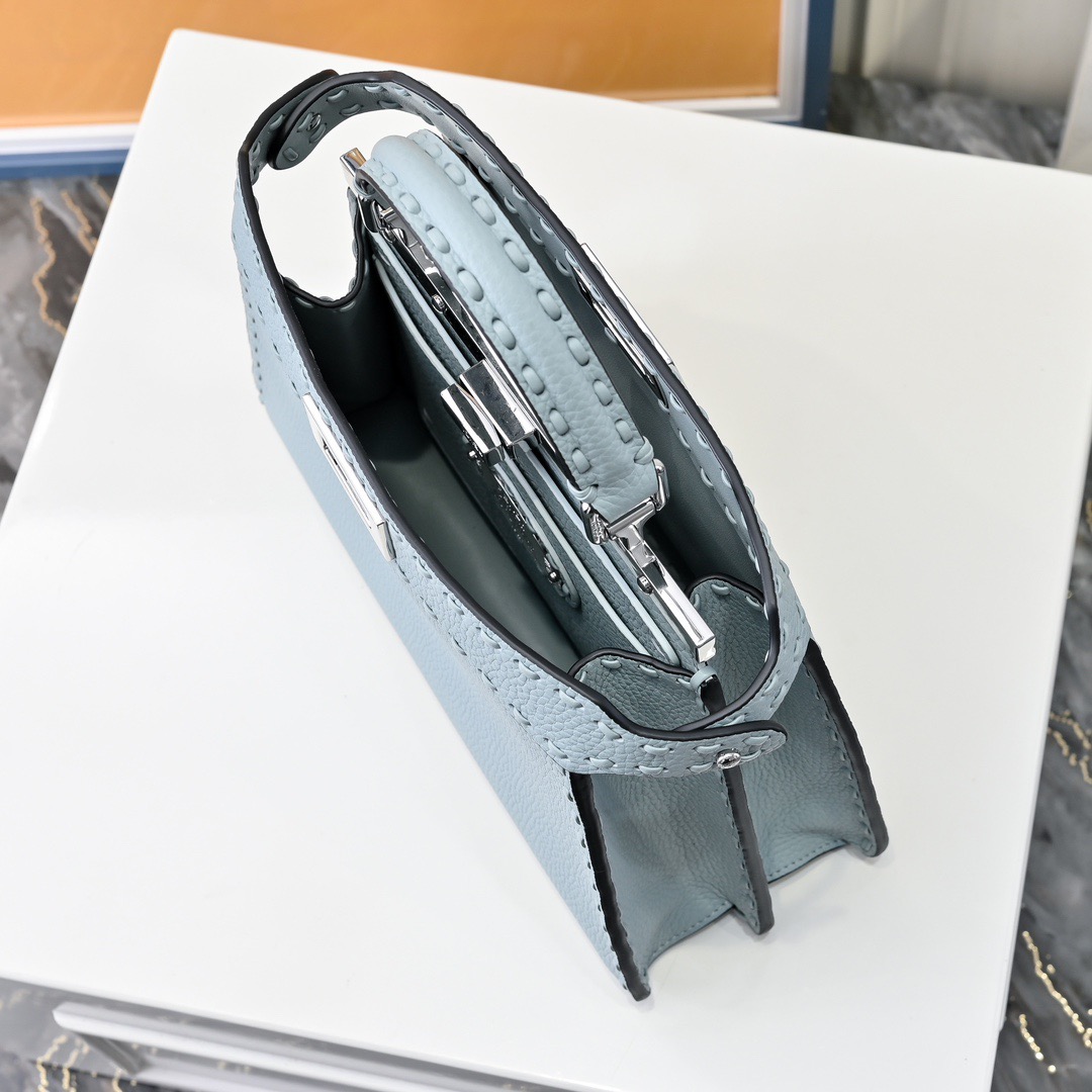 Fendi 펜디 피카부 SeeU 미디엄 토트백 9