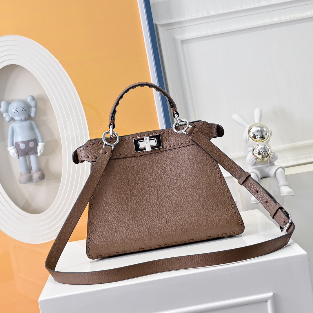 Fendi 펜디 피카부 SeeU 미디엄 토트백 브라운 2