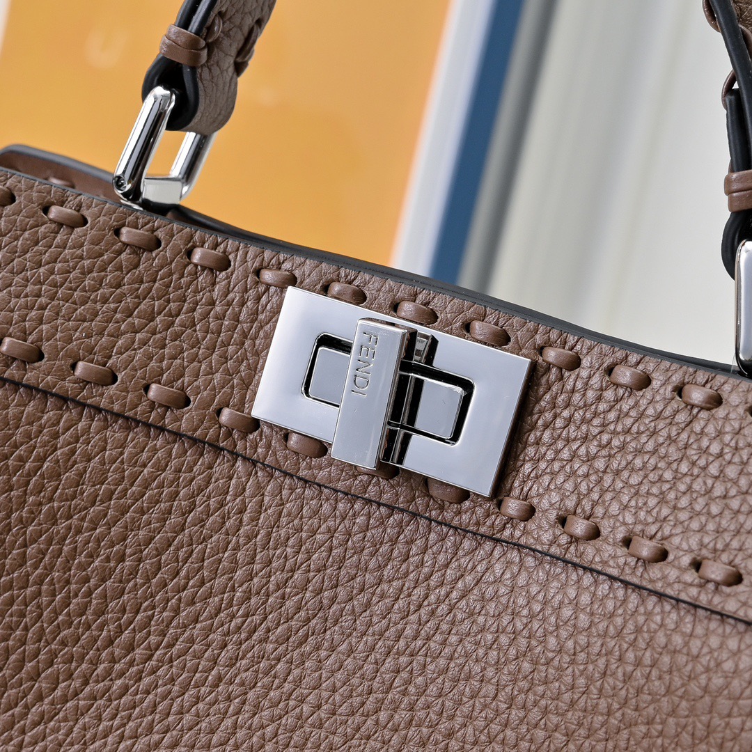 Fendi 펜디 피카부 SeeU 미디엄 토트백 브라운 4