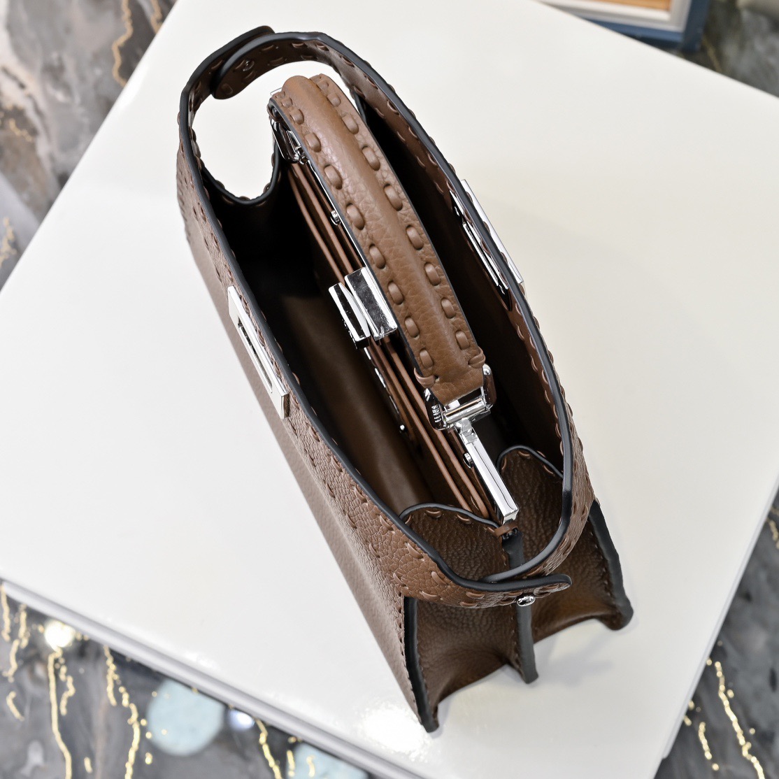 Fendi 펜디 피카부 SeeU 미디엄 토트백 브라운 9