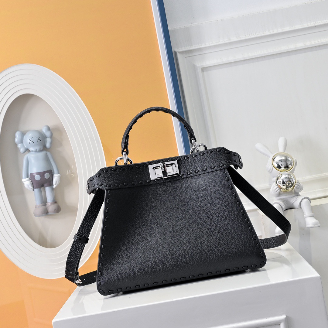 Fendi 펜디 피카부 SeeU 미디엄 토트백 1