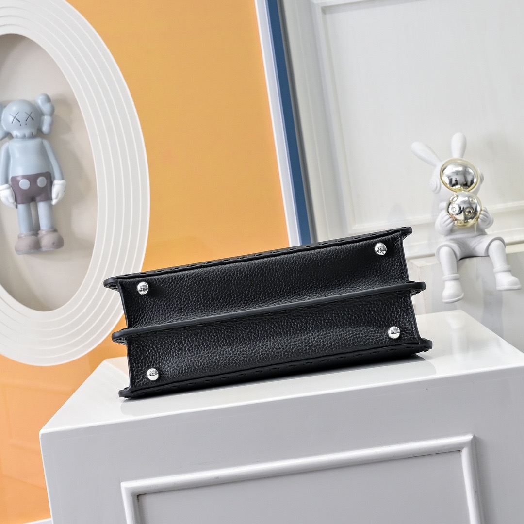 Fendi 펜디 피카부 SeeU 미디엄 토트백 7