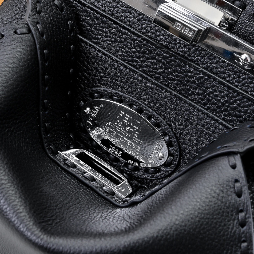 Fendi 펜디 피카부 SeeU 미디엄 토트백 8