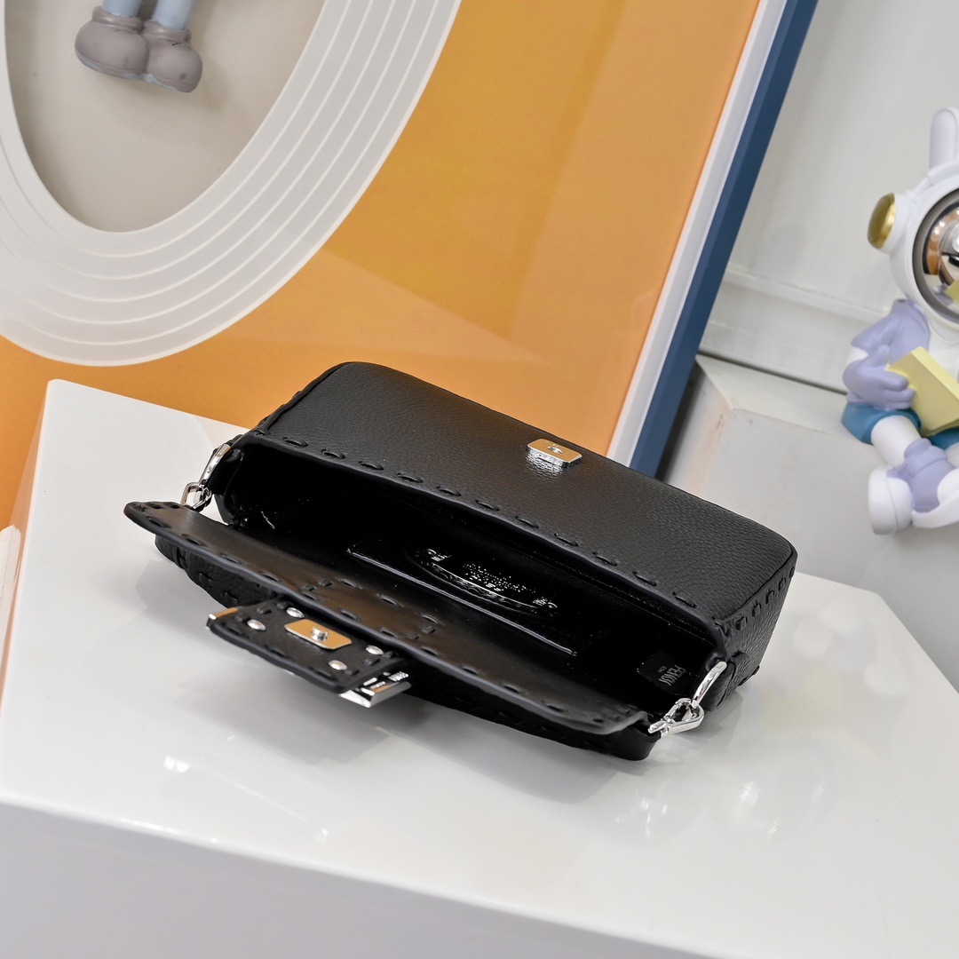 Fendi 펜디 바게트 블랙 그레인드 레더 체인 숄더백 7