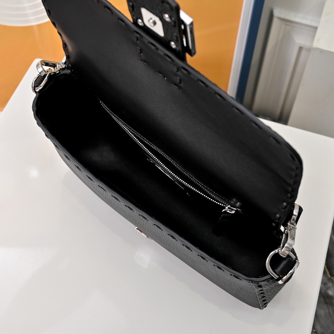 Fendi 펜디 바게트 스몰 토트백 9