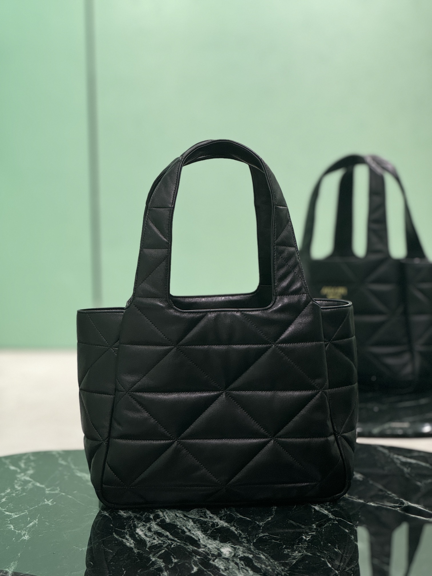 Prada 프라다 퀼티드 미디엄 토트백 4