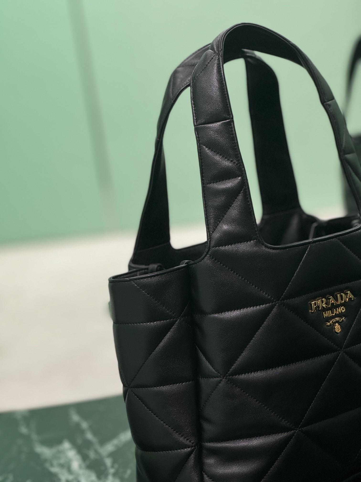 Prada 프라다 퀼티드 미디엄 토트백 6