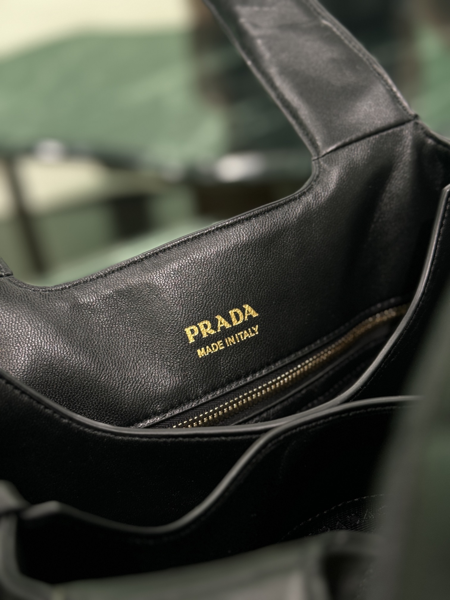 Prada 프라다 퀼티드 미디엄 토트백 9