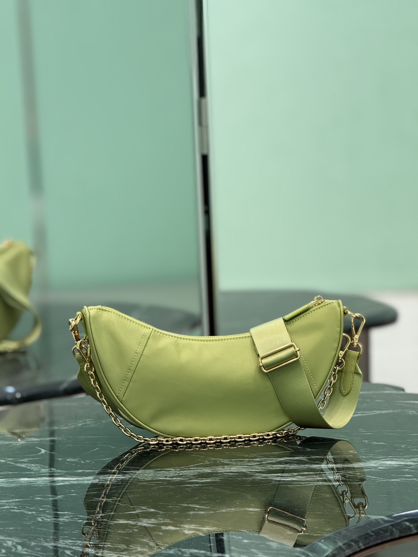 Prada 프라다 Re-Nylon 하프문 체인 숄더백 4