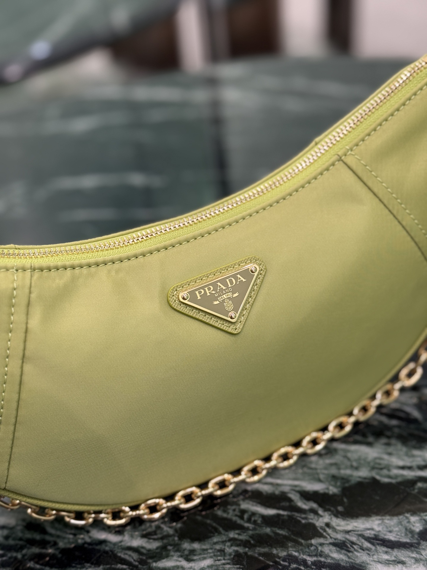 Prada 프라다 Re-Nylon 하프문 체인 숄더백 5