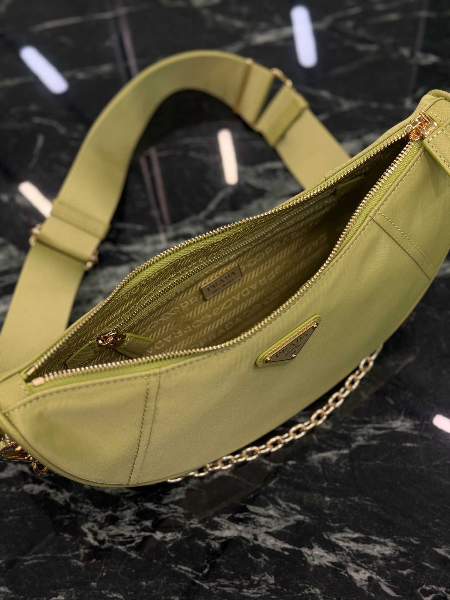 Prada 프라다 Re-Nylon 하프문 체인 숄더백 8