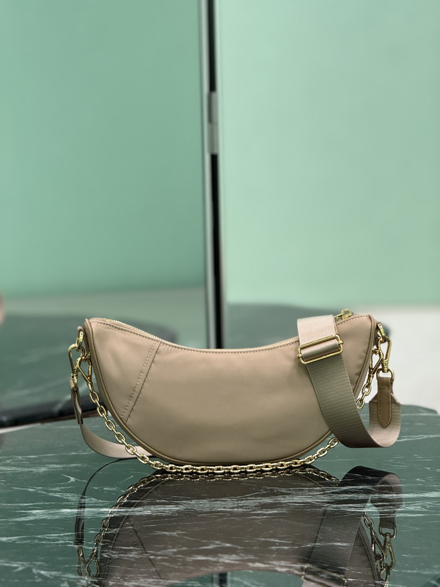 Prada 프라다 Re-Nylon 하프문 체인 숄더백 4