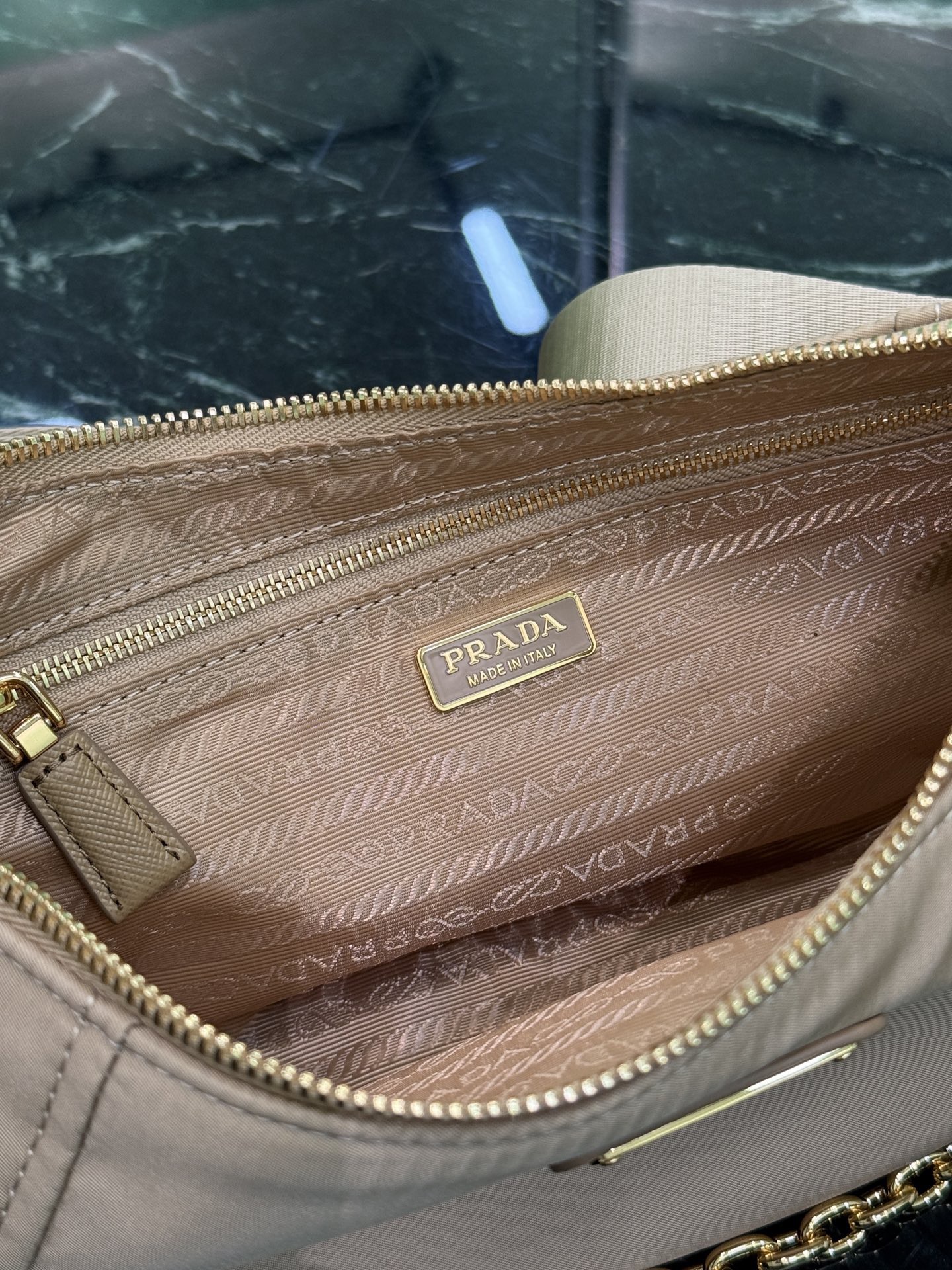 Prada 프라다 Re-Nylon 하프문 체인 숄더백 9